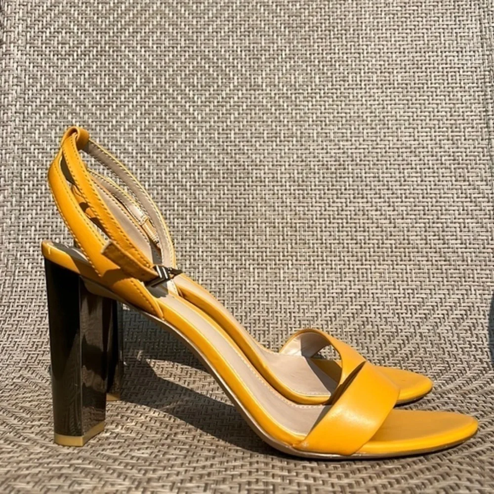 WHITE HOUSE BLACK MARKET Yellow Open toe heels with ankle strap women’s size 9